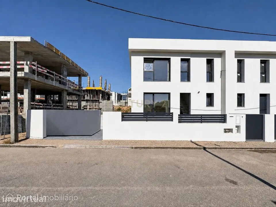 Moradia T4 Charneca de Caparica - Nova