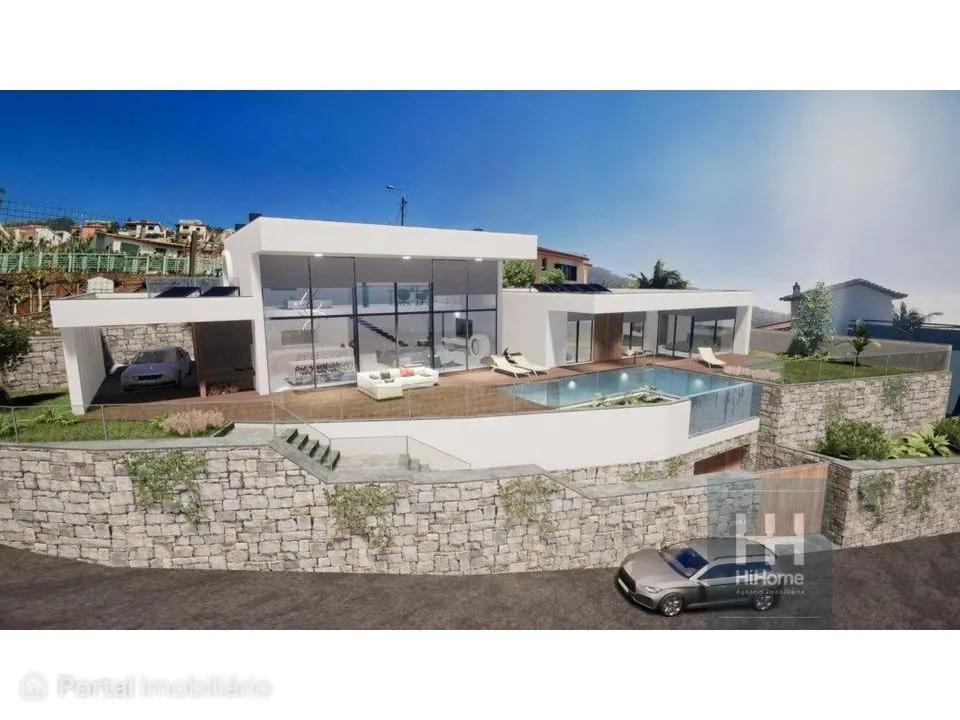 Lote com projecto aprovado para moradia T4 com piscina no Funchal