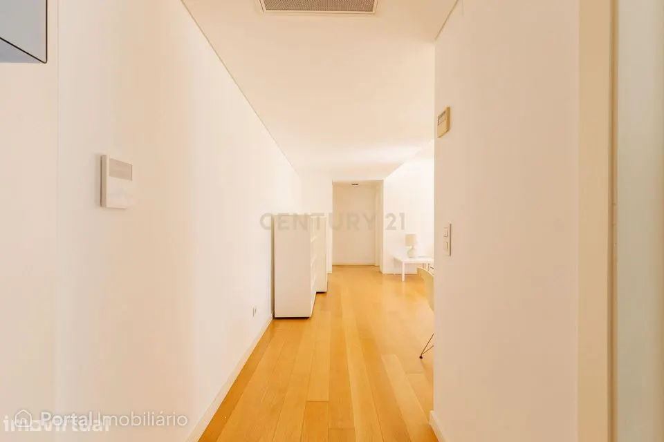 T1 no Estoril | Arquitetura de autor junto ao mar