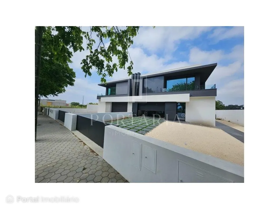 Moradia T4 à venda em Santa Joana, Aveiro