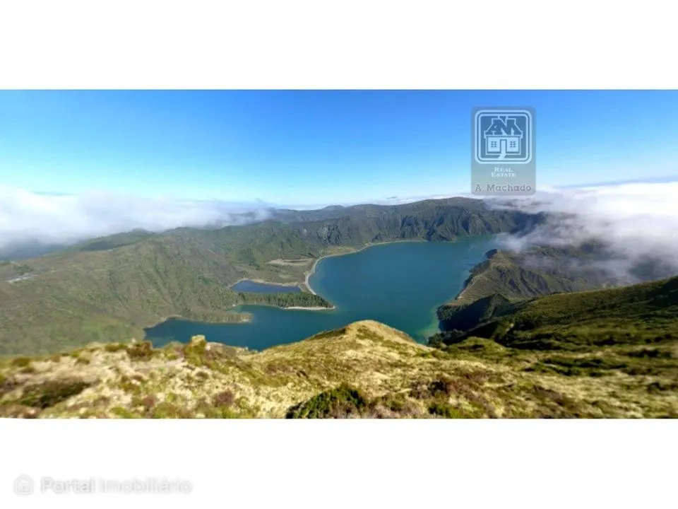 VENDA de AMPLO TERRENO junto à Lagoa do Fogo, Água de Alto, Vila Fr...