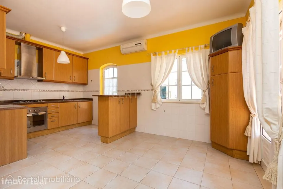 Moradia em Palmela, com Garagem, Piscina e Jardim