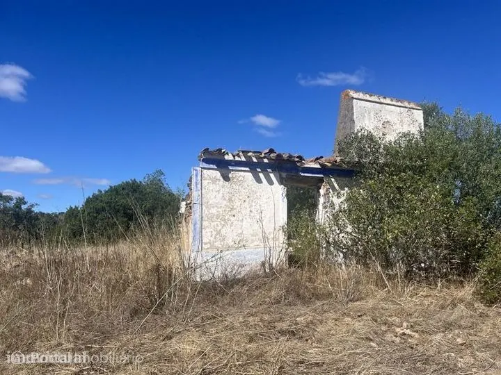 Herdade com 48ha de Natureza c/ Ruína de 53 m² – Ideal Projetos Rurais
