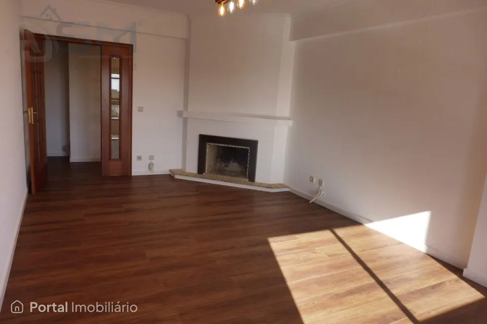 Apartamento T2 Arrendamento em Cacém e São Marcos,Sintra