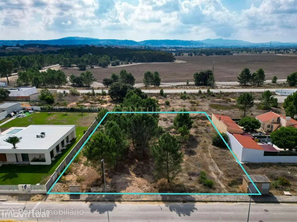 Land for sale in Quinta do Anjo