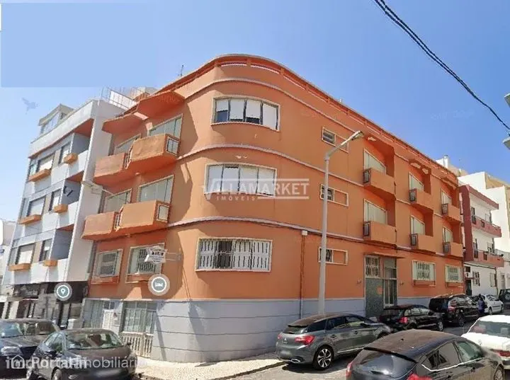 Charmoso Edifício Remodelado, Destinado a Alojamento com 30 Suites Mod