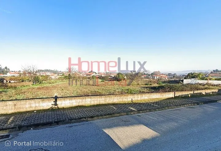 Terreno c/ 8 270 m2 p/ construção