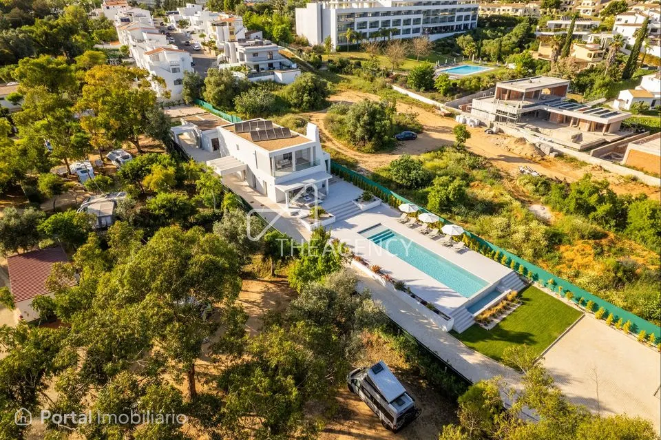8-bedroom house for sale in Alvor