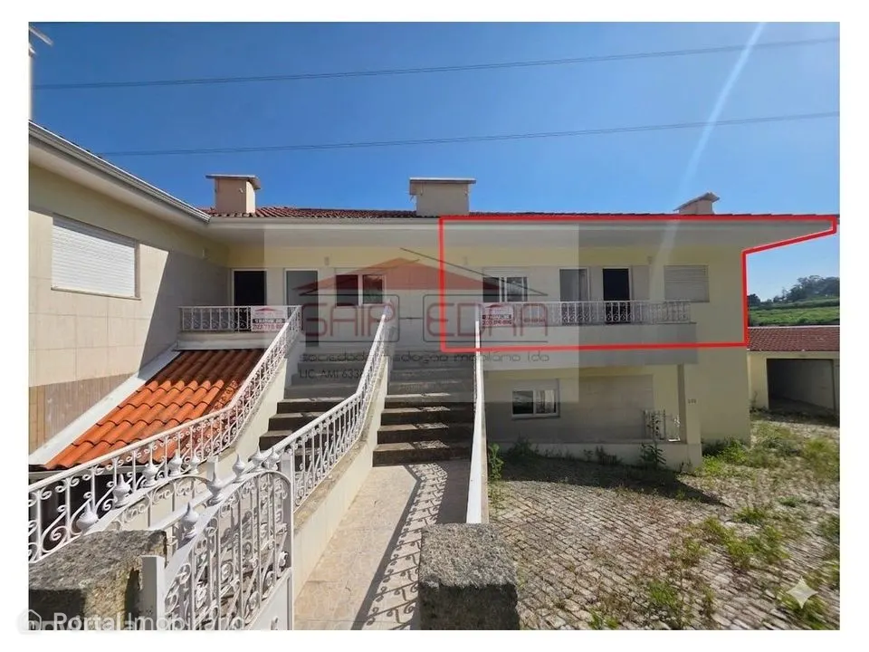 Apartamento como novo com varanda box jardim em Abragão Penafiel