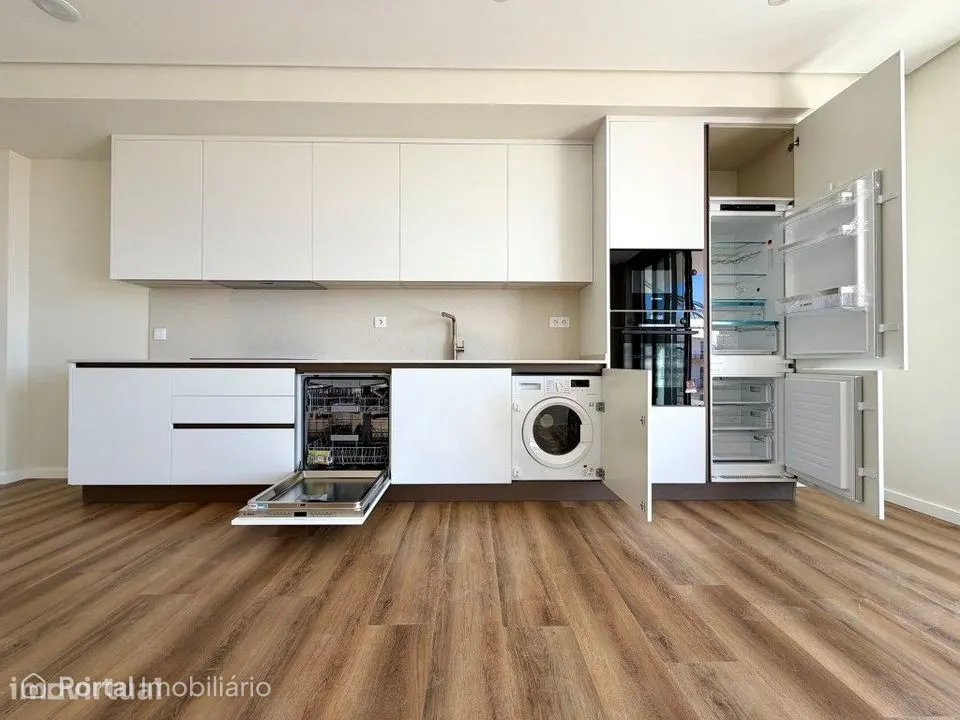 Apartamento T3 a 200 metros da praia com varanda e 2 lugares de gar...