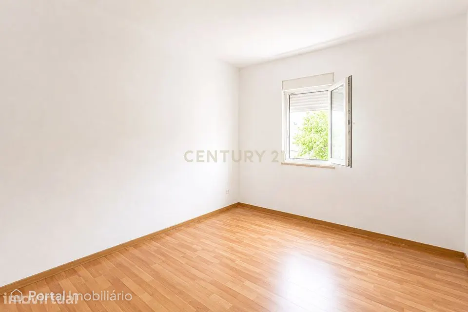 Apartamento T3 em bairro residencial de Setúbal