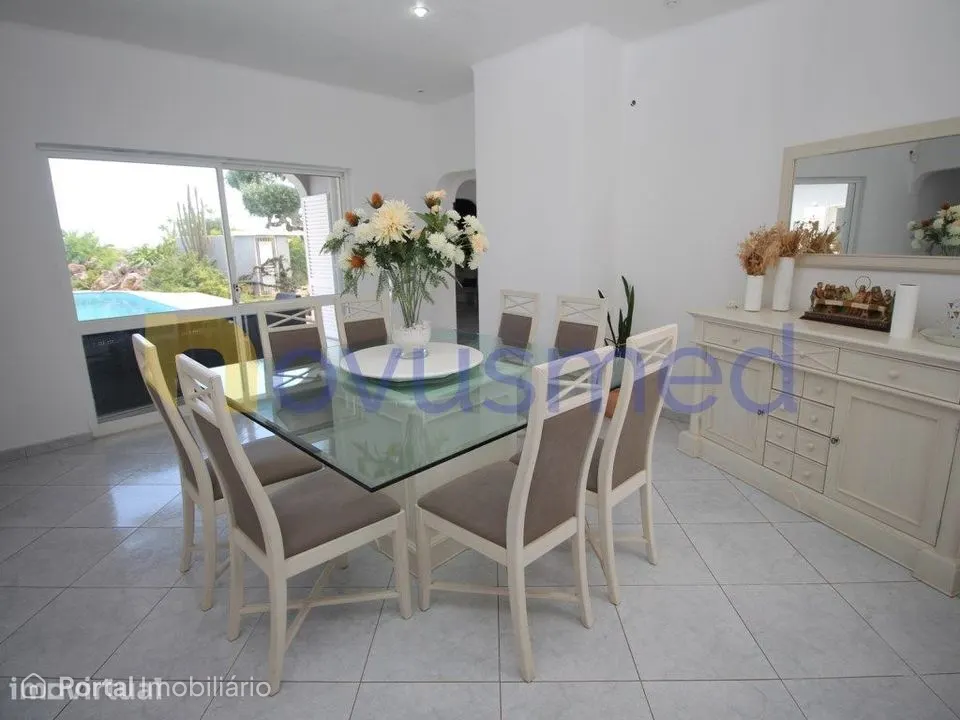 Moradia 5 quartos com Piscina e Vista Mar, Guia