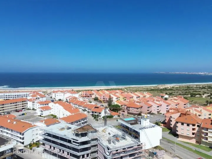 3-bedroom apartment for sale in Atouguia da Baleia