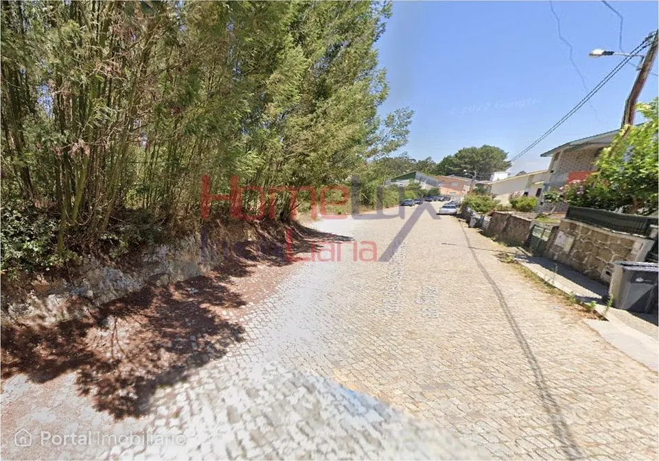 Terreno para urbanizar 25 lotes de moradias 2 e 3 frentes próximo à linha do Metro zona industrial Guarda Moreira