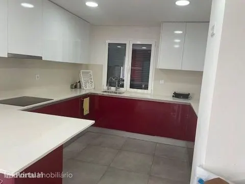 Apartamento T5 em Sacavém, terraços com Vista Panorâmica