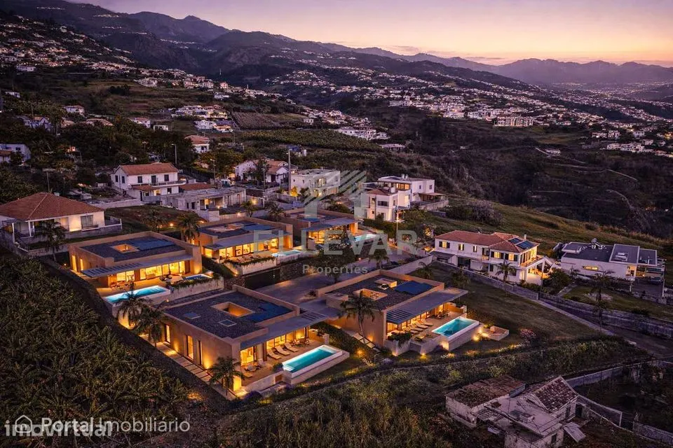 Terreno urbano com projecto aprovado na Calheta