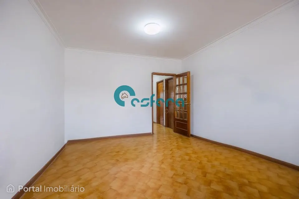 3-bedroom apartment for sale in Vilar de Andorinho