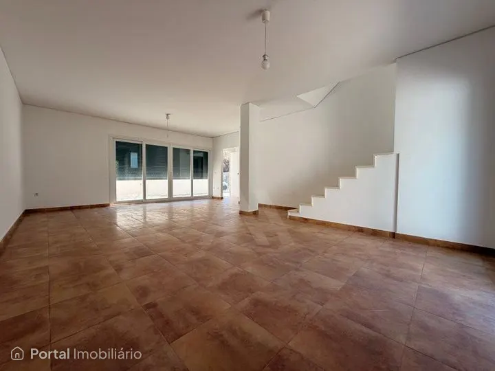 4-bedroom house for sale in Amadora