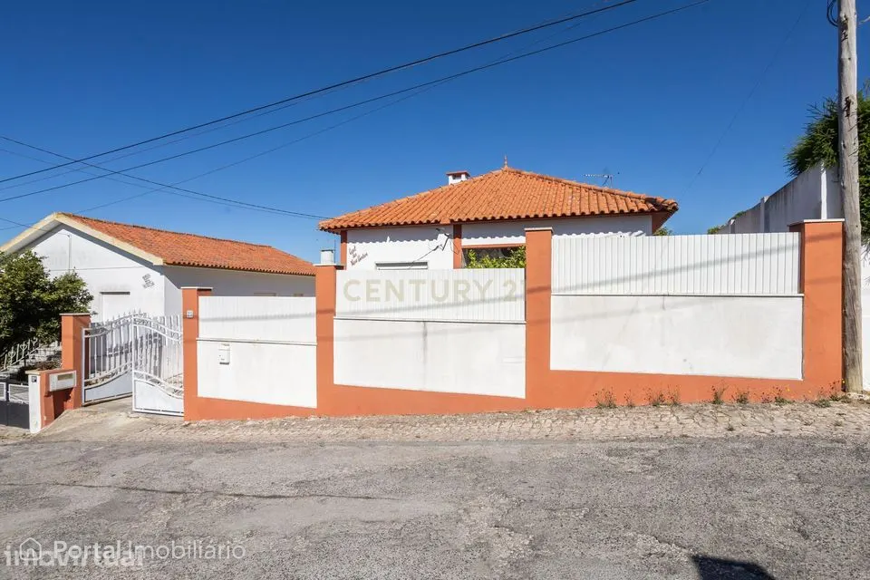 Moradia térrea T2 com garagem, logradouro e terraço panorâmico | Quint