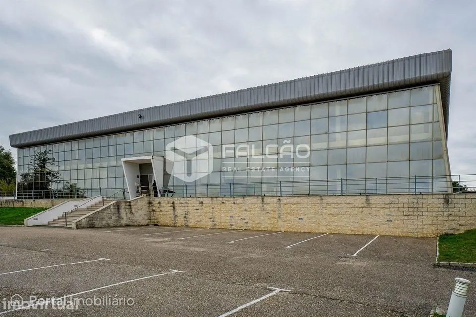 Warehouse for sale in Santarém