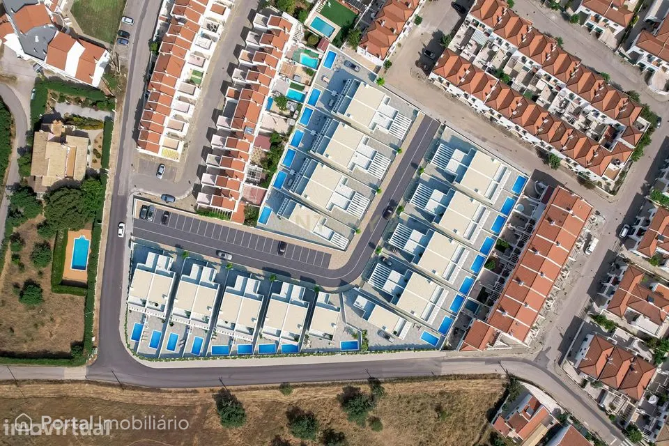 Moradia T3+2 com piscina privada a 5 minutos da praia