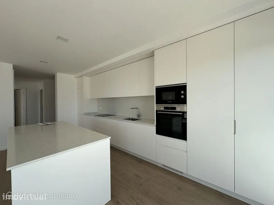 Apartamento T2 Novo com Terraço de 102 m² e Vista Mar na Ericeira