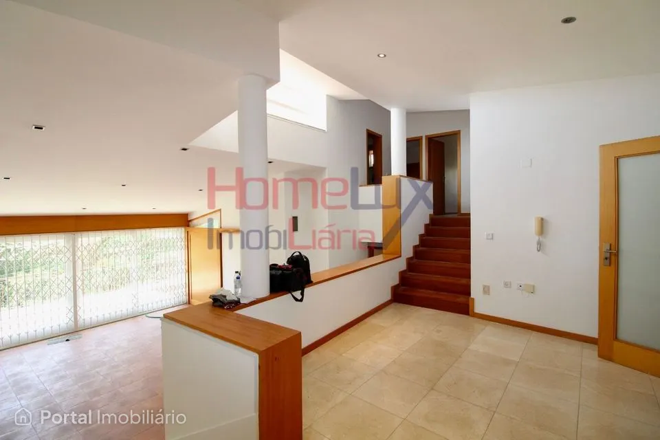 4-bedroom house for sale in Parada de Todeia