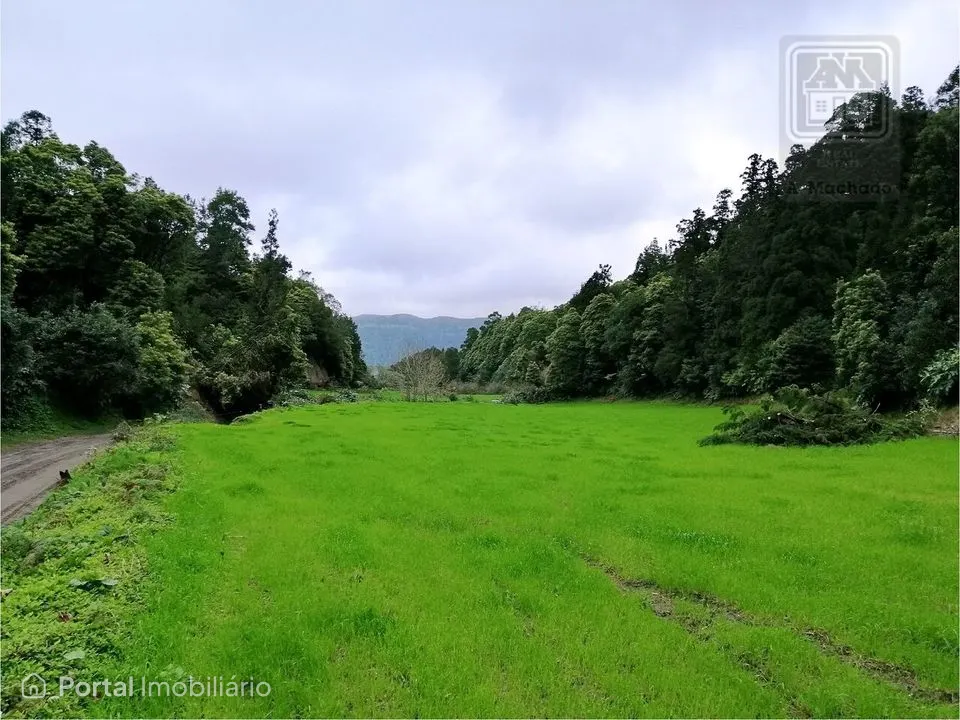 Amplo Terreno rústico com 33.580m²