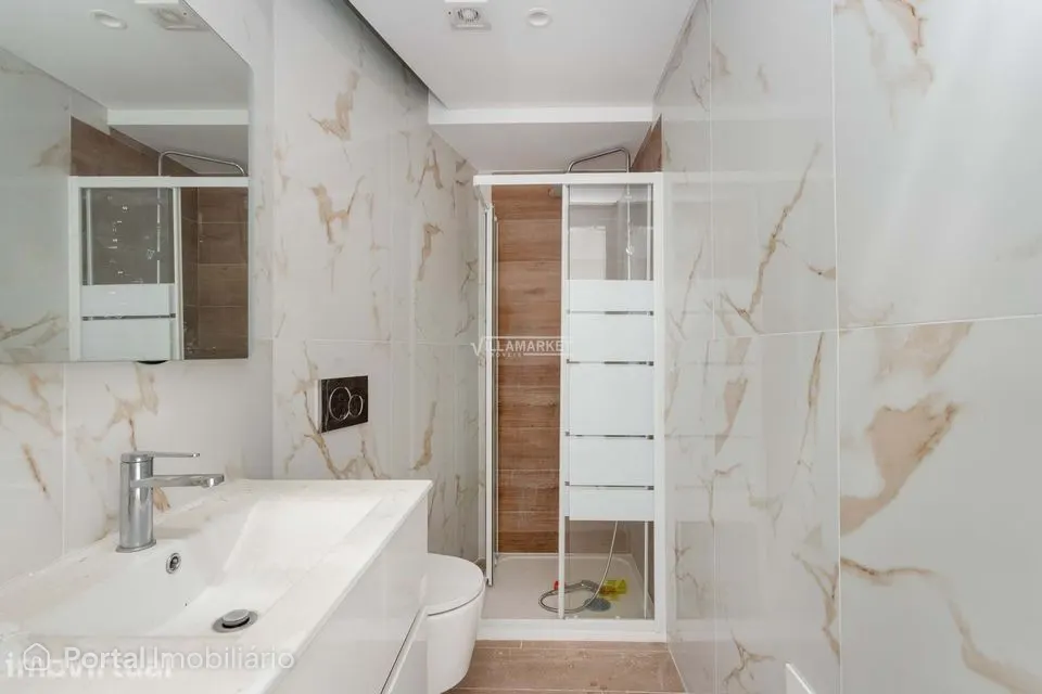 Charmoso Edifício Remodelado, Destinado a Alojamento com 30 Suites Mod