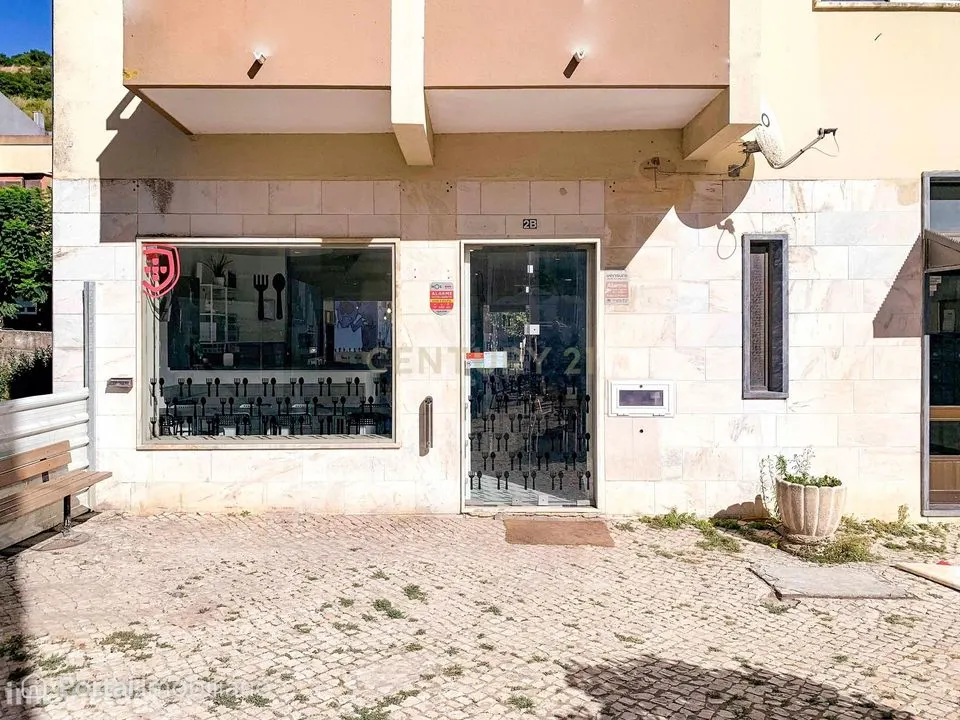Pastelaria|Restaurante Renovado em Apelação, Loures - Oportunidade Úni