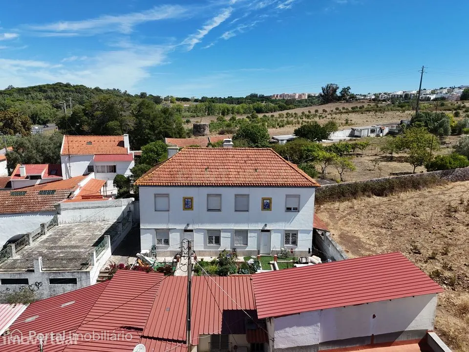 Edifício na Quinta dos Santiagos – Casal dos Afonsos, Queluz, Sintra