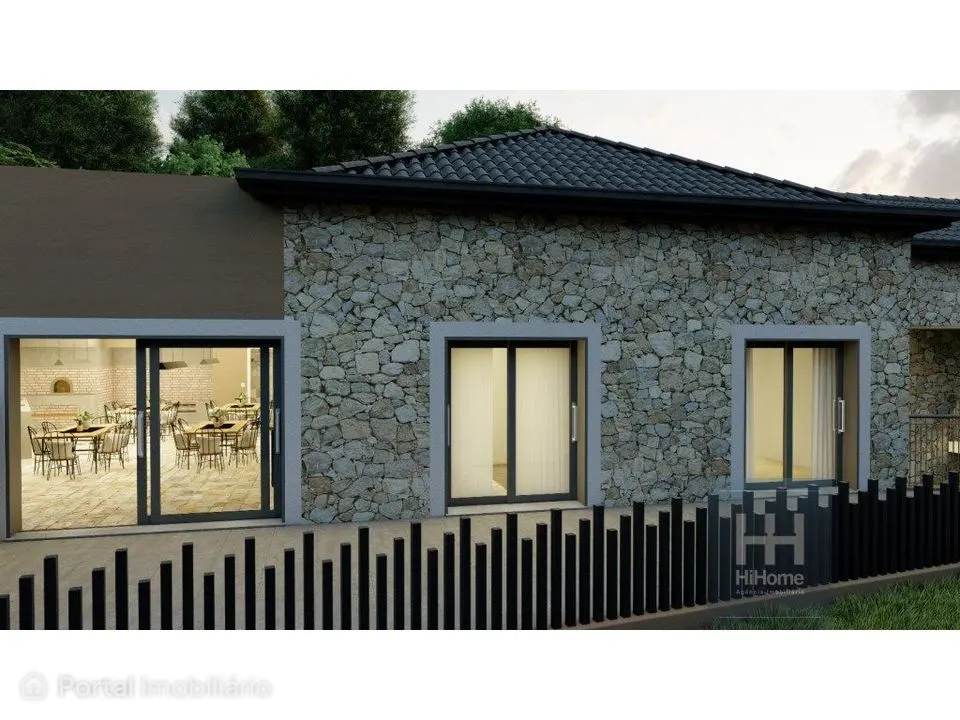 Moradia T3 em Remodelação em Santo António da Serra, Santa Cruz