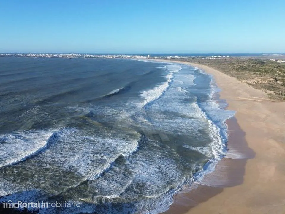 Apartamento T3 a 200 metros da praia com varanda e 2 lugares de gar...