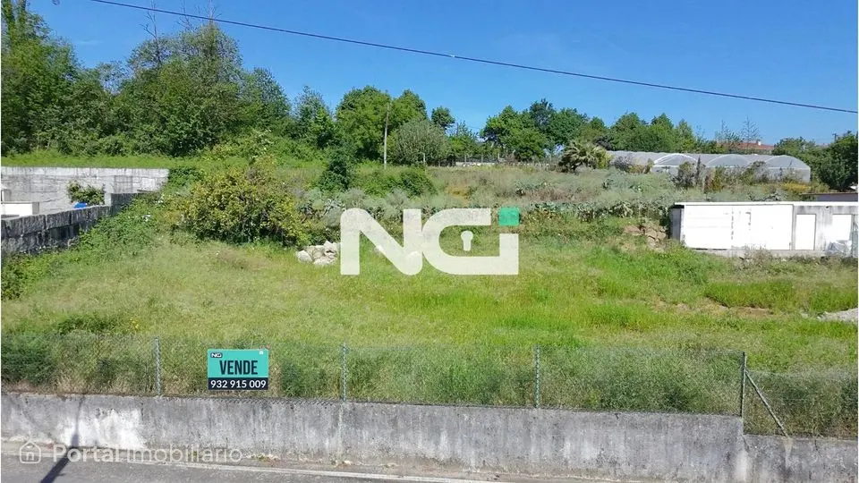 Terreno à venda em Guimarães