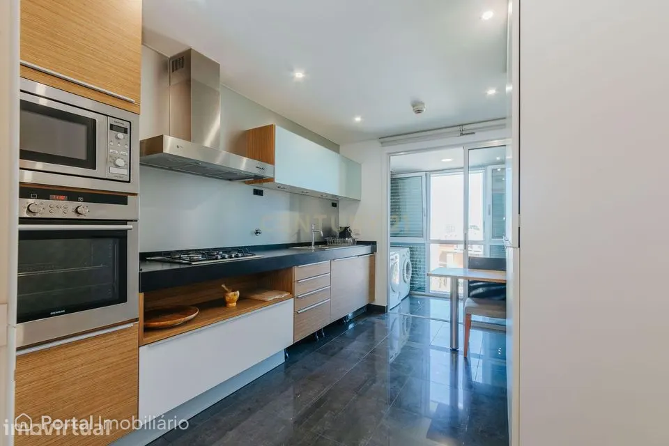 Apartamento T1 + 1 de Luxo — Elegância, Conforto e Exclusividade