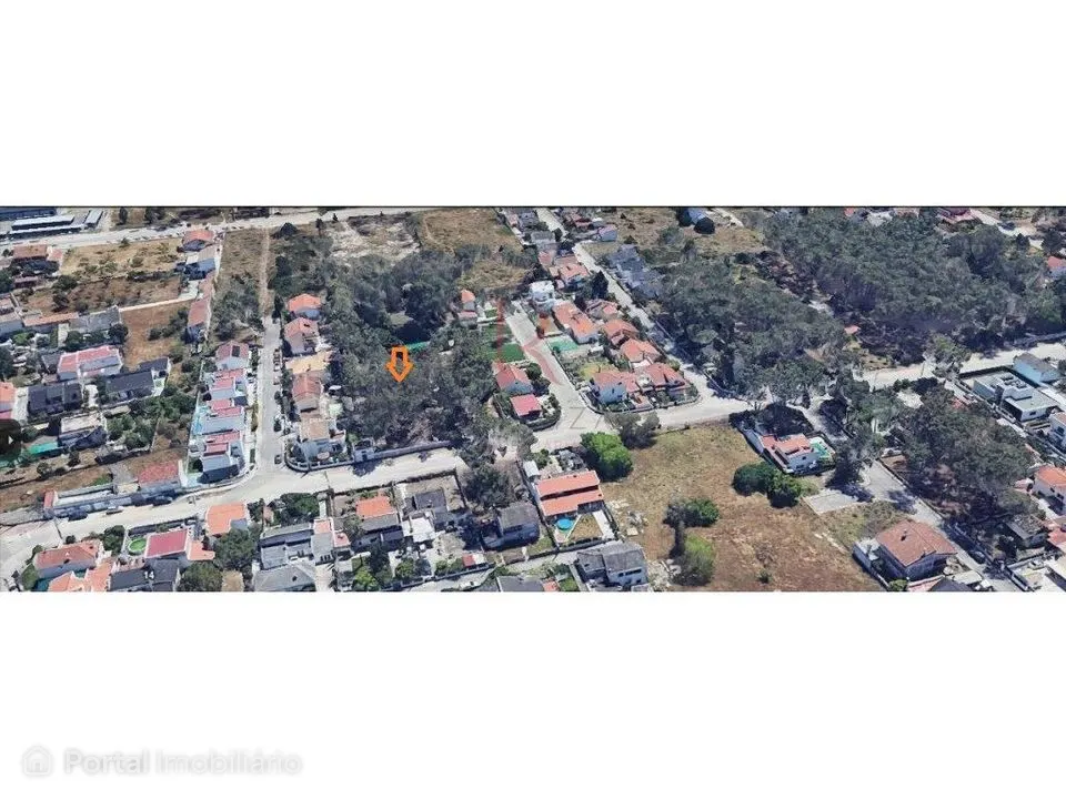 Lote urbano na Aroeira - Charneca da Caparica