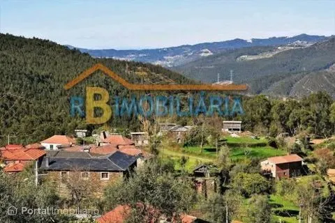 Moradia em ruínas c/ logradouro em Vila Cova a 5km dos Passadiços do Paiva