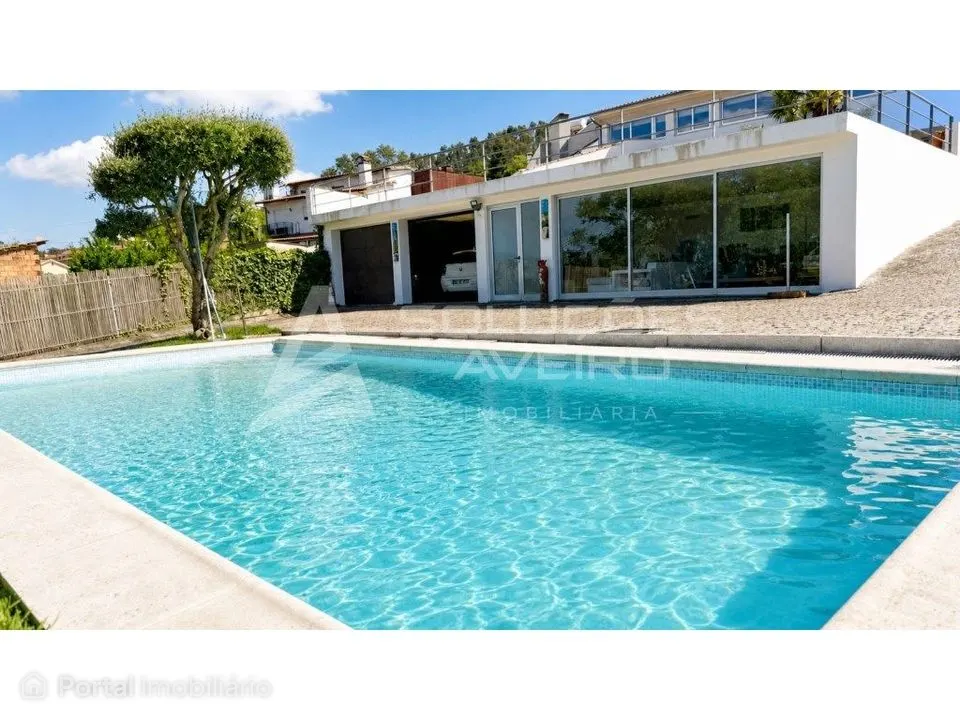 Moradia T3 de Luxo com Piscina em Águeda!