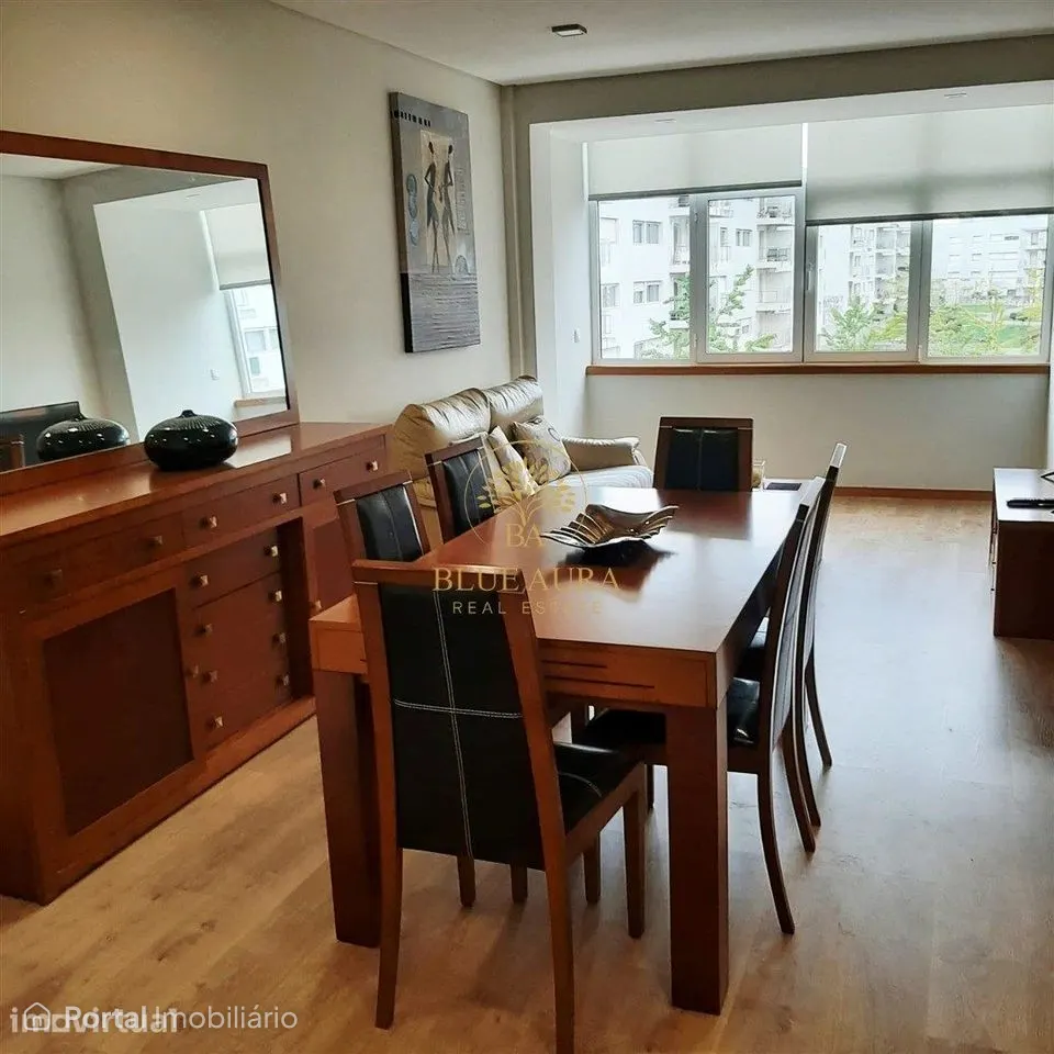 Apartamento T4 Totalmente Remodelado e Mobilado