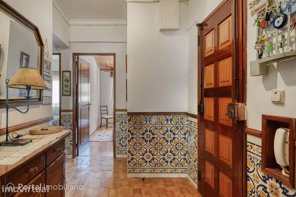 Apartamento T3 c/ Garagem e Arrecadação - 2 minutos da estação...