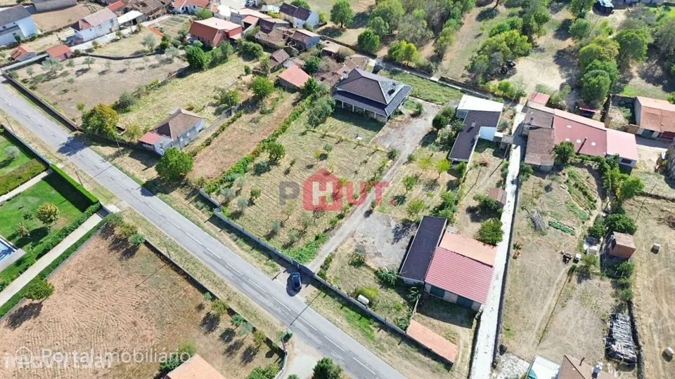 Moradia V4 c/ Piscina Bragança Oportunidade!!!