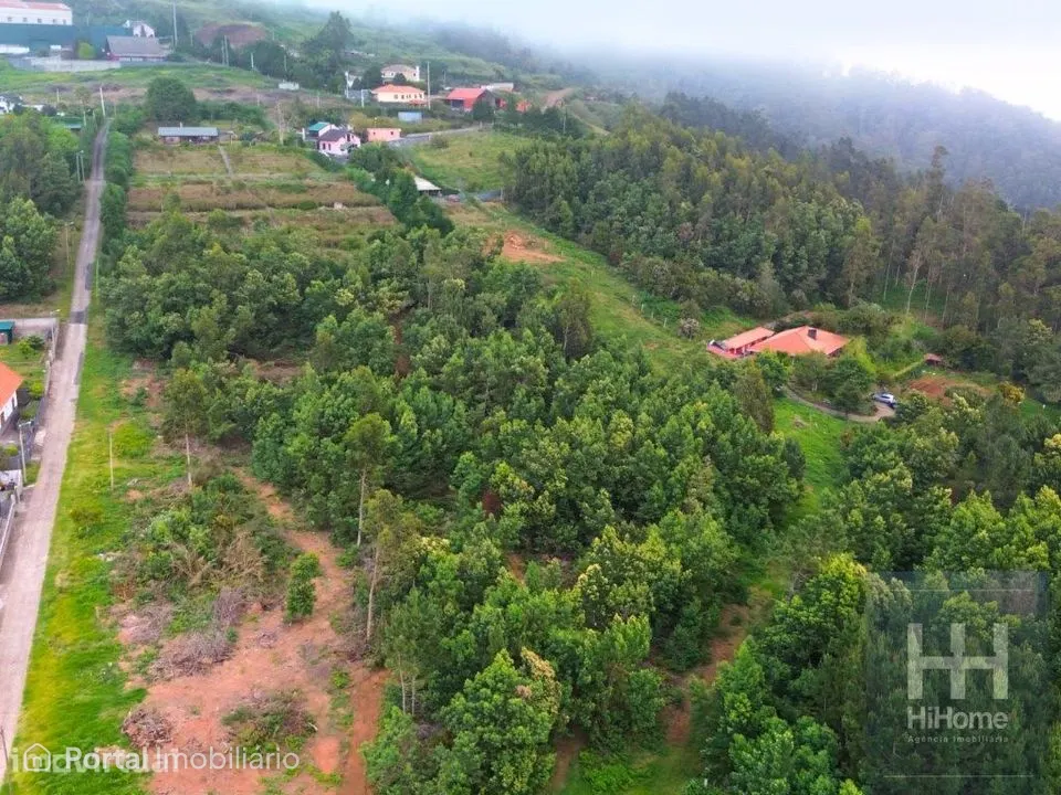 Terreno rústico no Santo da Serra com 13.920 m2 para construção de ...