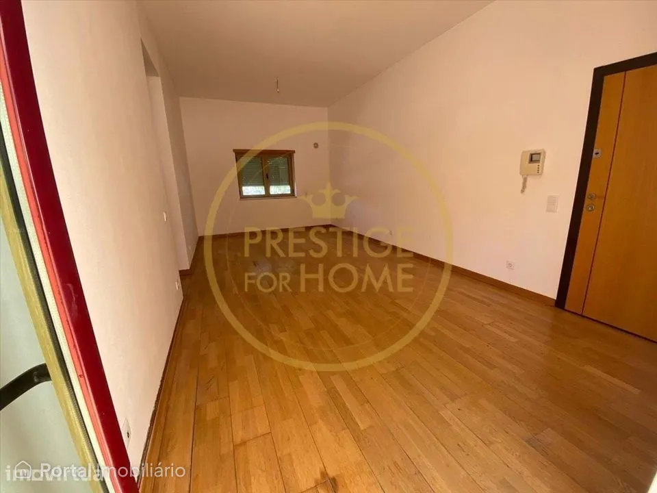 Apartamento T2 com Varanda – Vale de Rãs