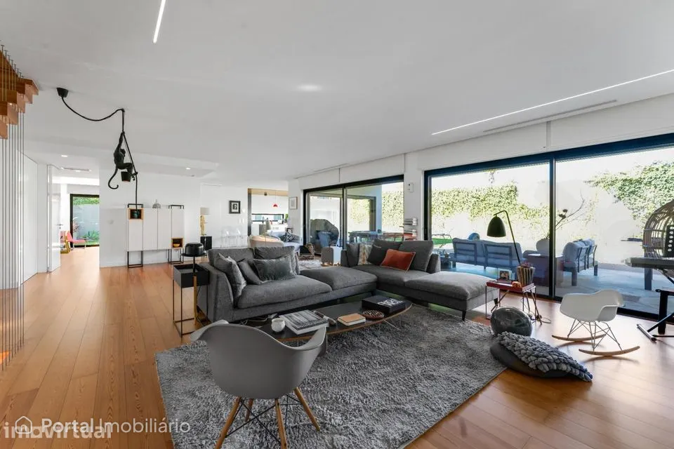 Moradia T5 Contemporânea com Piscina e Jardim | Birre, Cascais