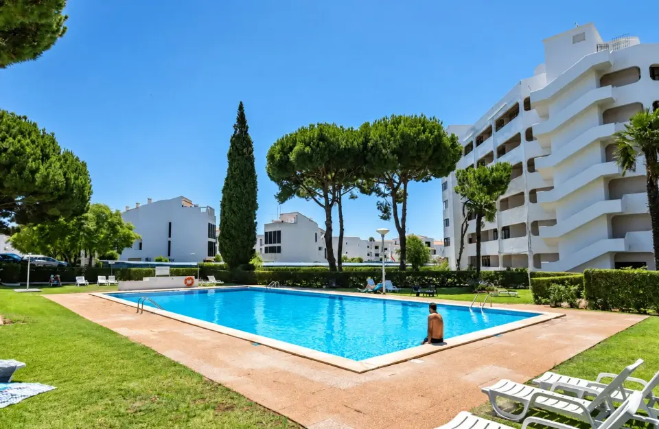 T0 mobilado com piscina em Vilamoura - Alfarrobeira