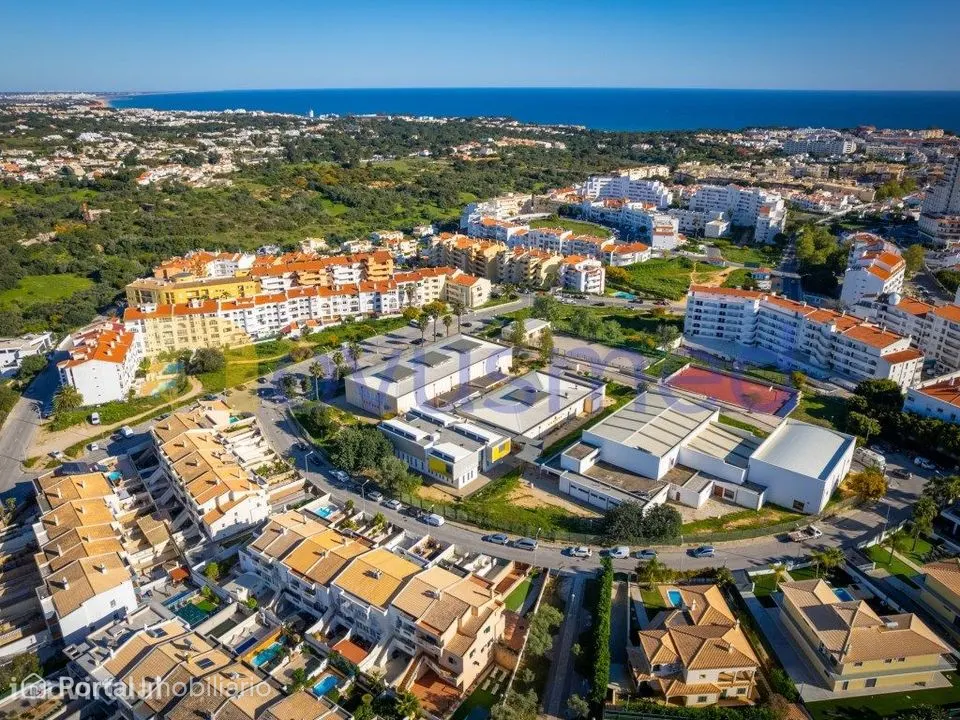 Moradia T4 com garagem , Albufeira