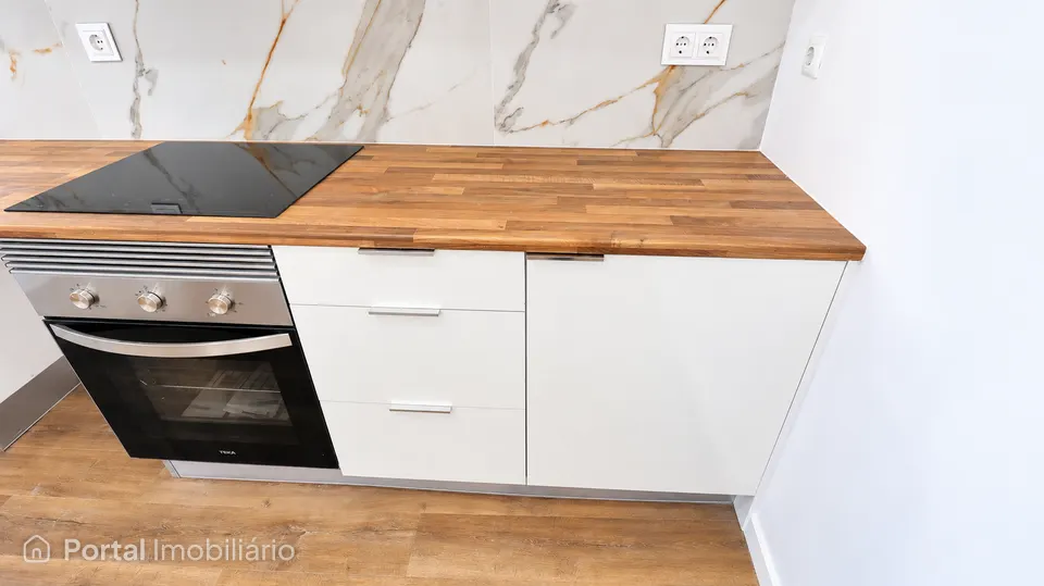 Apartamento T3 renovado no coração do Barreiro – conforto, luminosidade e localização privilegiada!