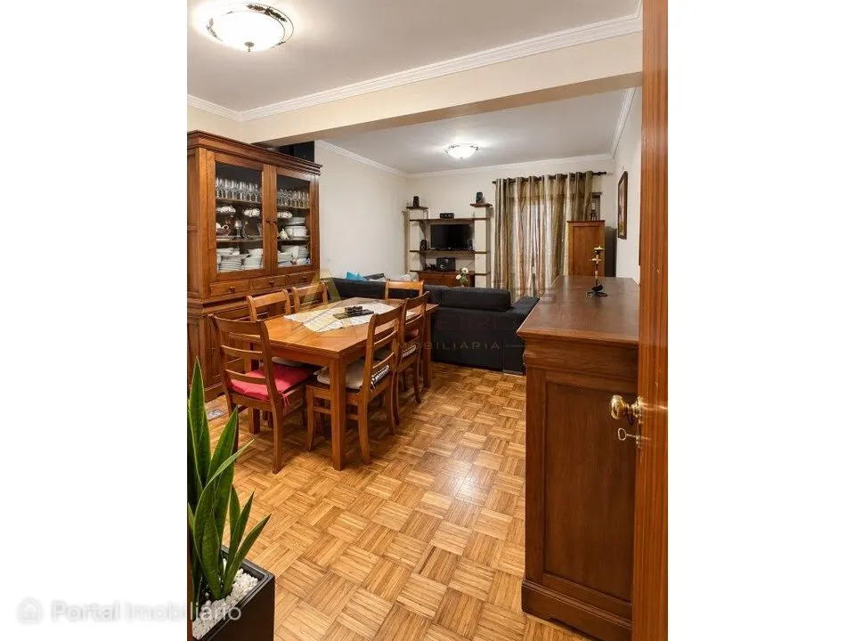 Apartamento T3 com 117 m² + arrumos convertidos em T0 | Esgueira - ...