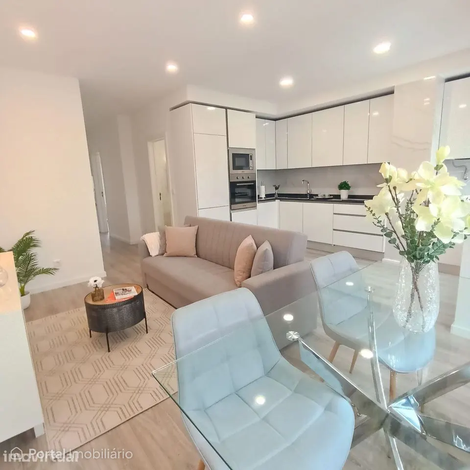 Apartamento T3 com segurança e equipamento completo