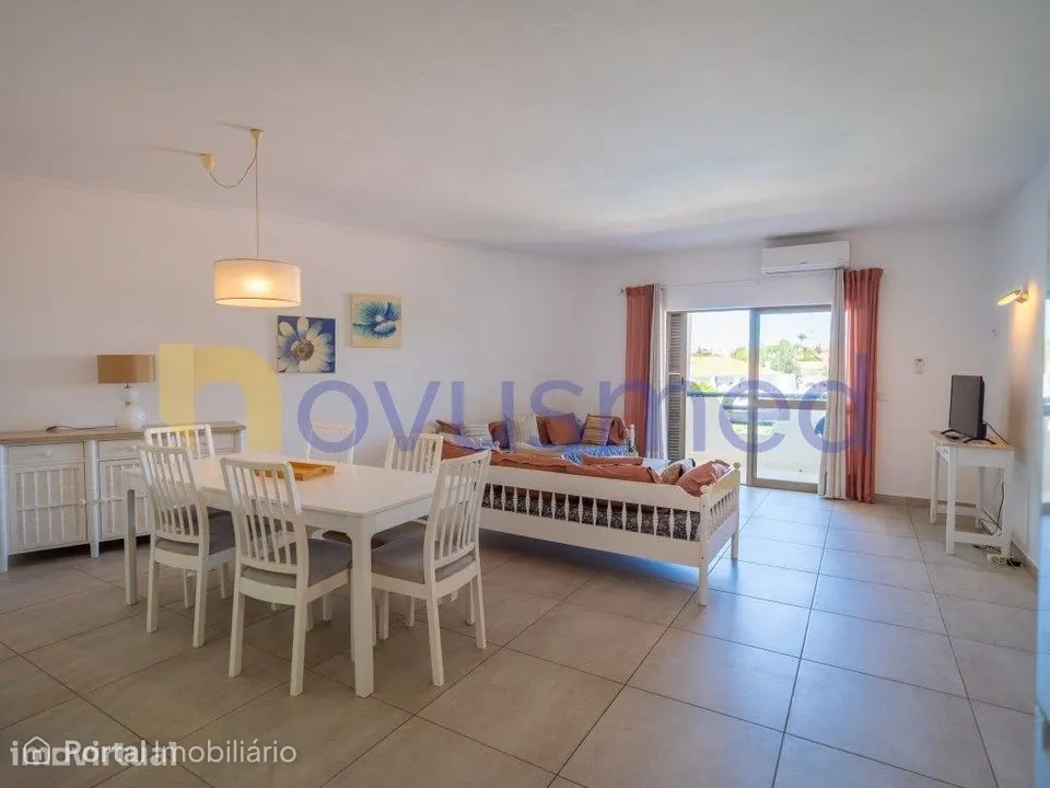 Apartamento T2 mobilado, com ar condicionado e piscina - Areias de ...
